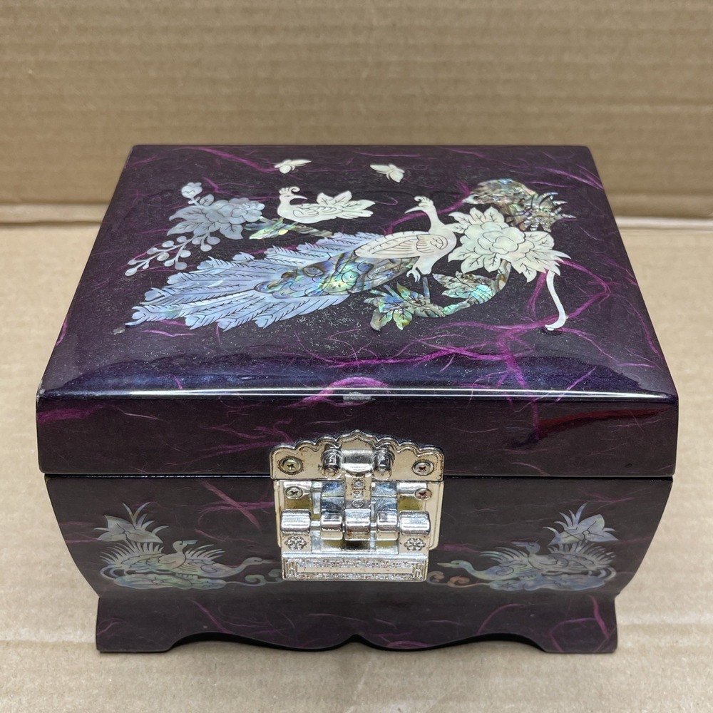 VTG Korean Mother of Pearl Peacock Musical Jewelry Box Lacquer Inlay No Key